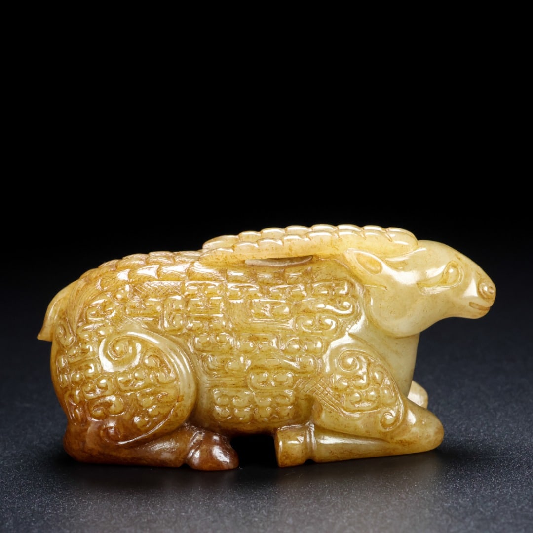 An Archaic Gaogu yu Sheep Ornament: An Archaic Gaogu yu Sheep Ornament,Ancient Time, China, Size:3.1inx1.4inx1.6in, Weight:160g 高古玉羊摆件,中国远古时期,