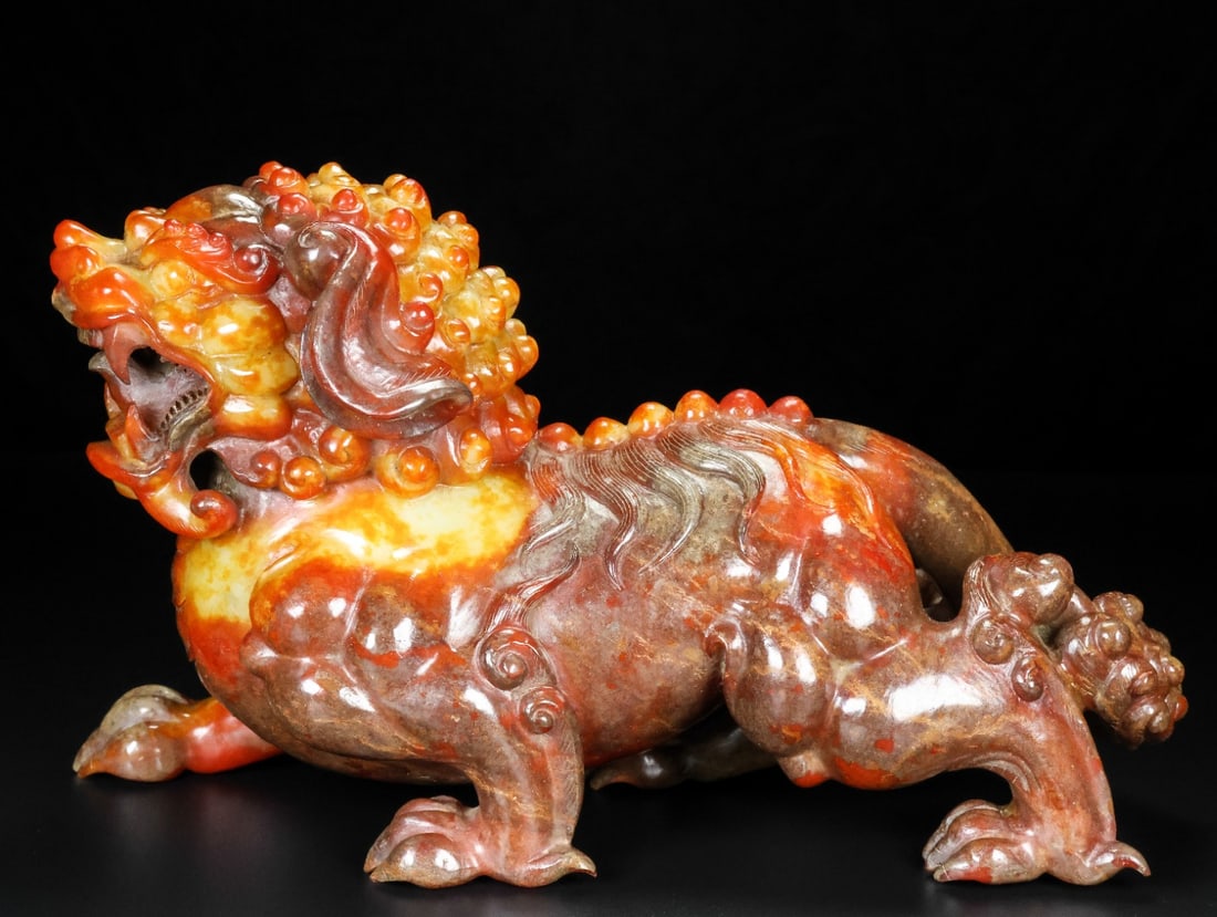An Archaic Gaogu yu Lion Ornament: An Archaic Gaogu yu Lion Ornament,Ancient Time, China, Size:11inx5.1inx6.3in, Weight:4100g, 高古玉狮子摆件,中国远古时期,