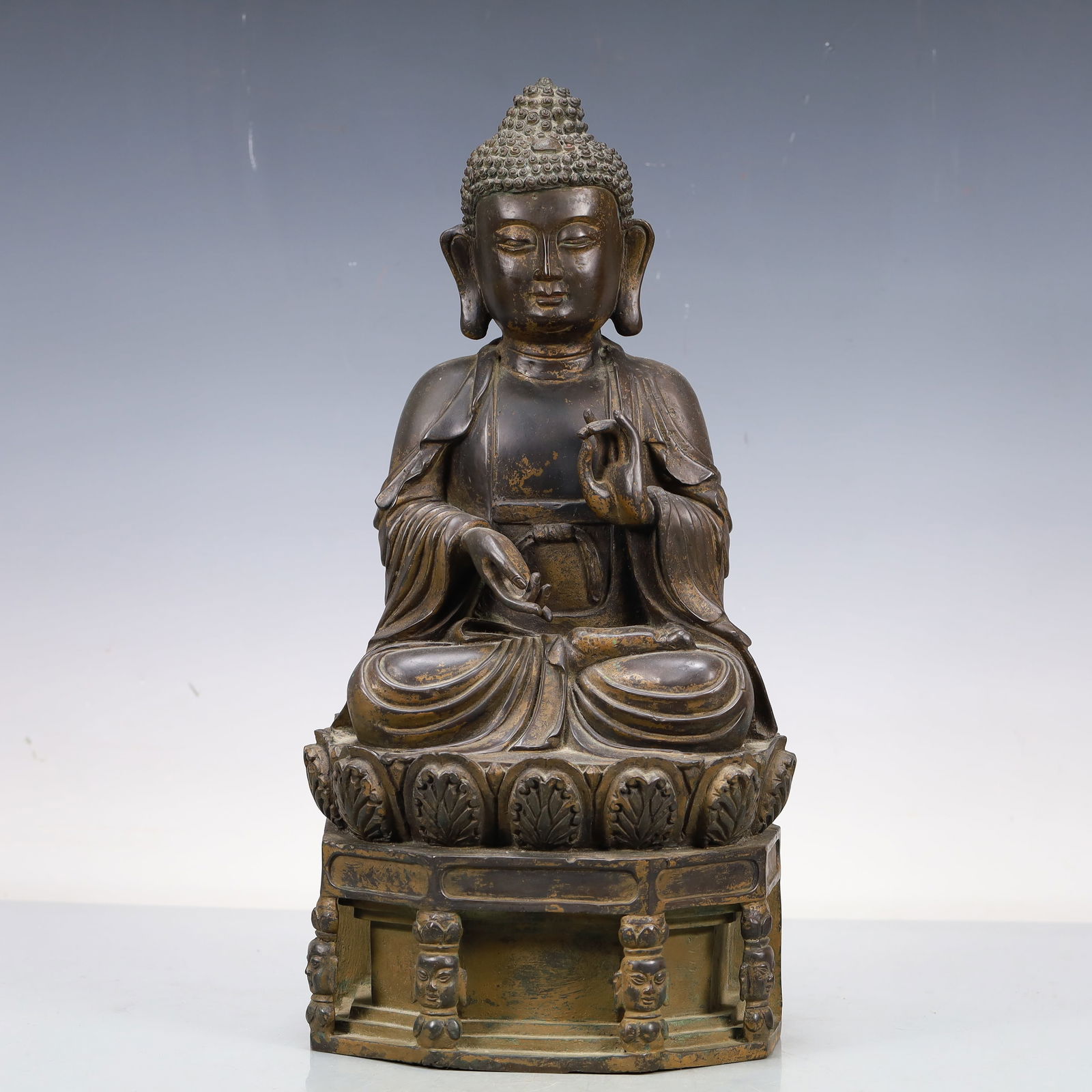 A Bronze Statue of Sakyamuni (1 of 9)