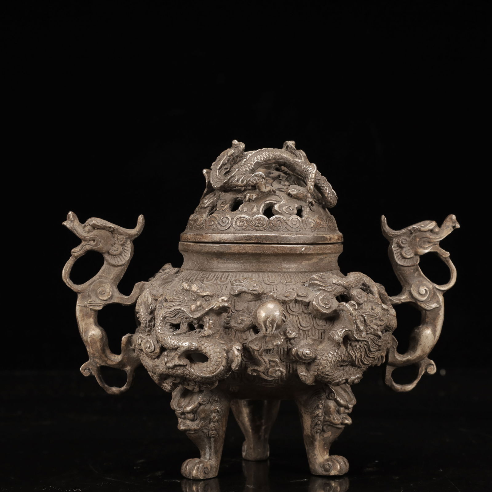 An Exquisite Silver-plated Copper Dragon Pattern Double-Ears Beast-legs Censer: An Exquisite Silver-plated Copper Dragon Pattern Double-Ears Beast-legs Censer,Ming Dynasty, China,Xuande Six-character Mark,Size:6.7inx4.7inx5.5in,Weight:1000g 