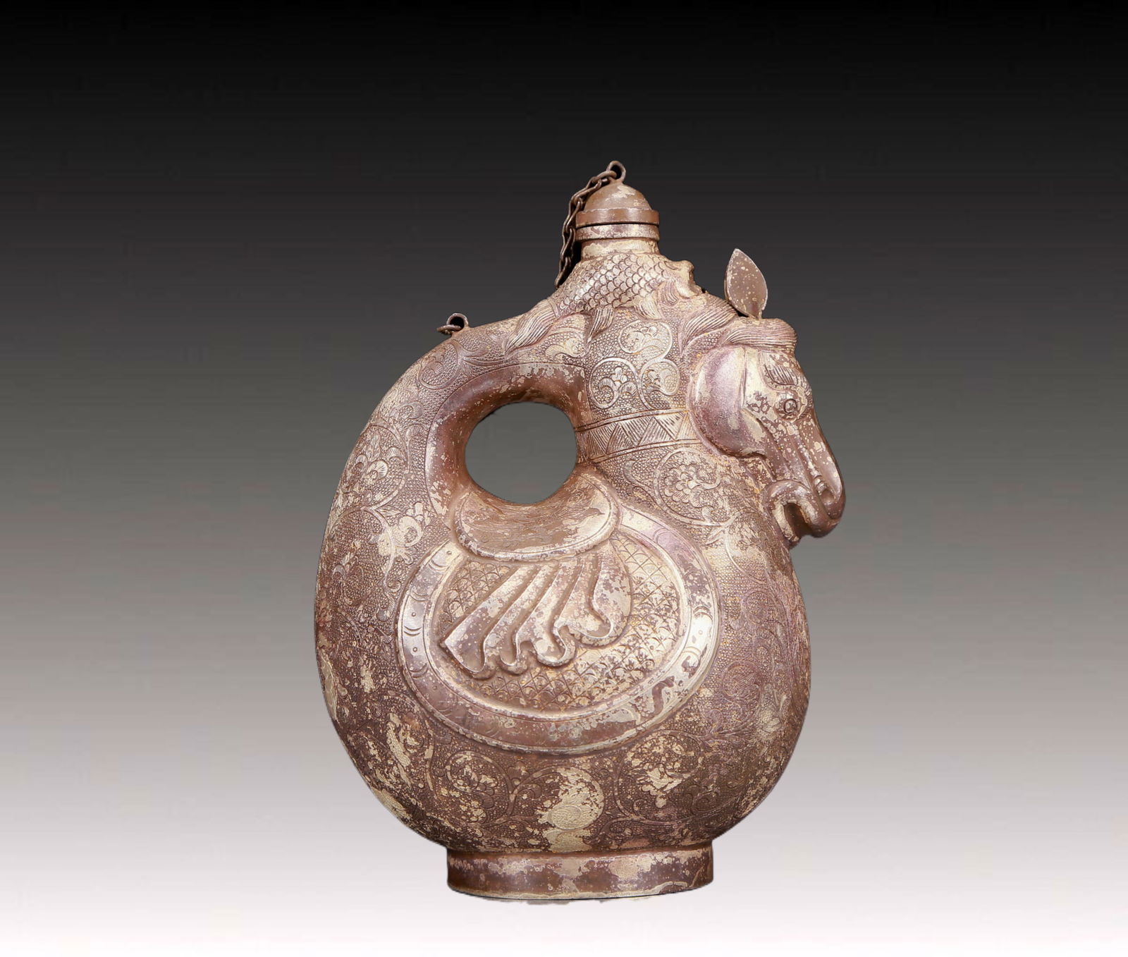 An Exquisite Silver Horse Ewer: An Exquisite Silver Horse Ewer,Qing Dynasty, China,Size:4.3inx2.8inx5.9in,Weight:290g 银马头执壶，清代