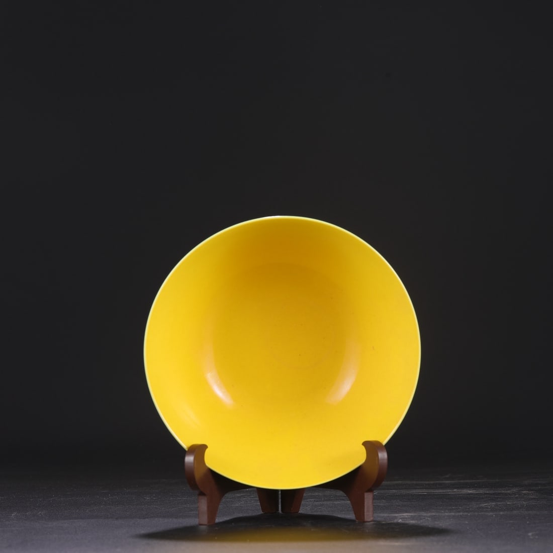 An Exquisite Yellow Ground Green Glazed Bowl - 3