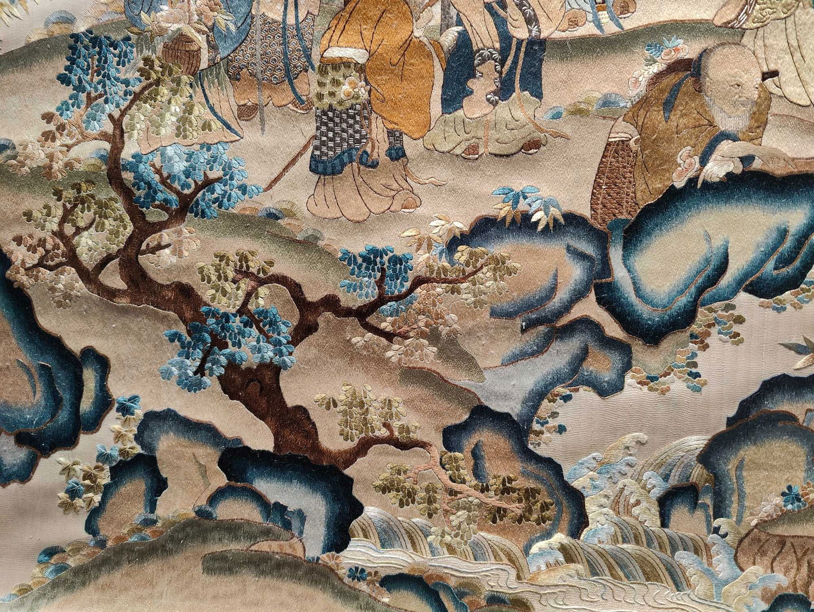 A Fine Landscape and Figure Pattern Embroidery - 7