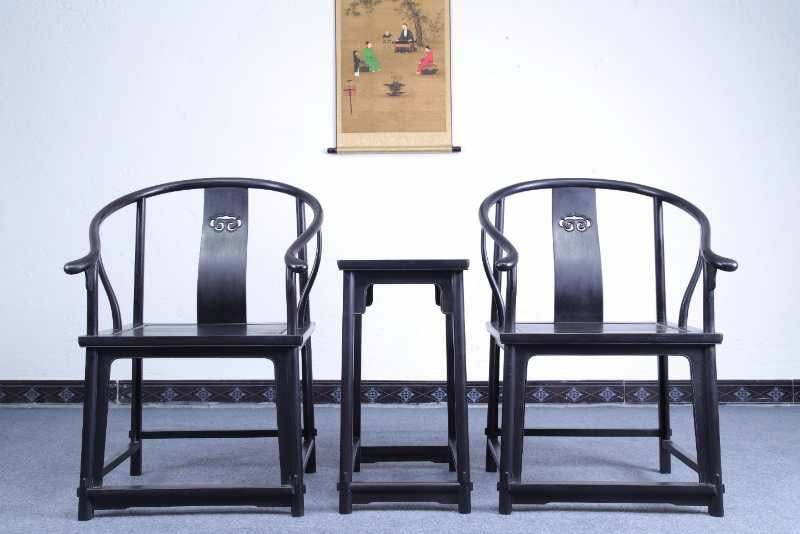A Set of Zitanwood Ruyi Pattern Table and Armchair: A Set of Zitanwood Table and Armchair,Qing Dynasty, China,Armchair Size:23.6inx18.9inx38.2in;Table Size:18.9inx14.2inx27.2in 