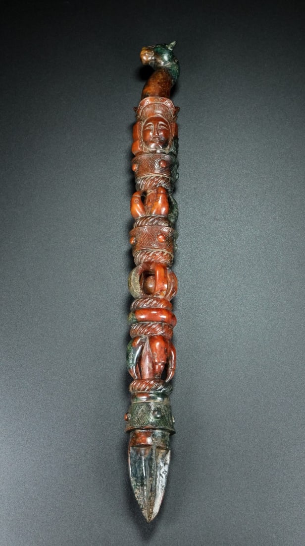 An Exquisite Archaic Jade Ritual Object - 9