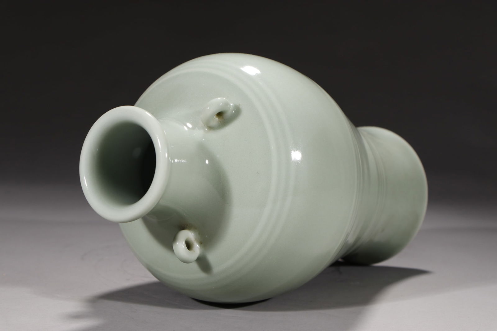 An Exquisite Celadon Glazed Vase - 7