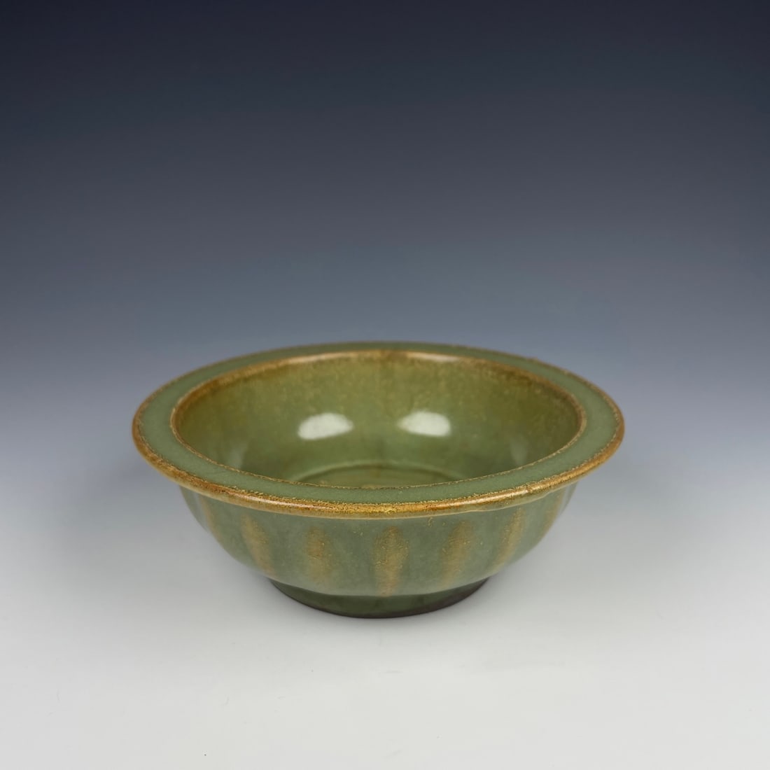 An Exquisite Longquan yao Fish Pattern Brush Washer (1 of 9)