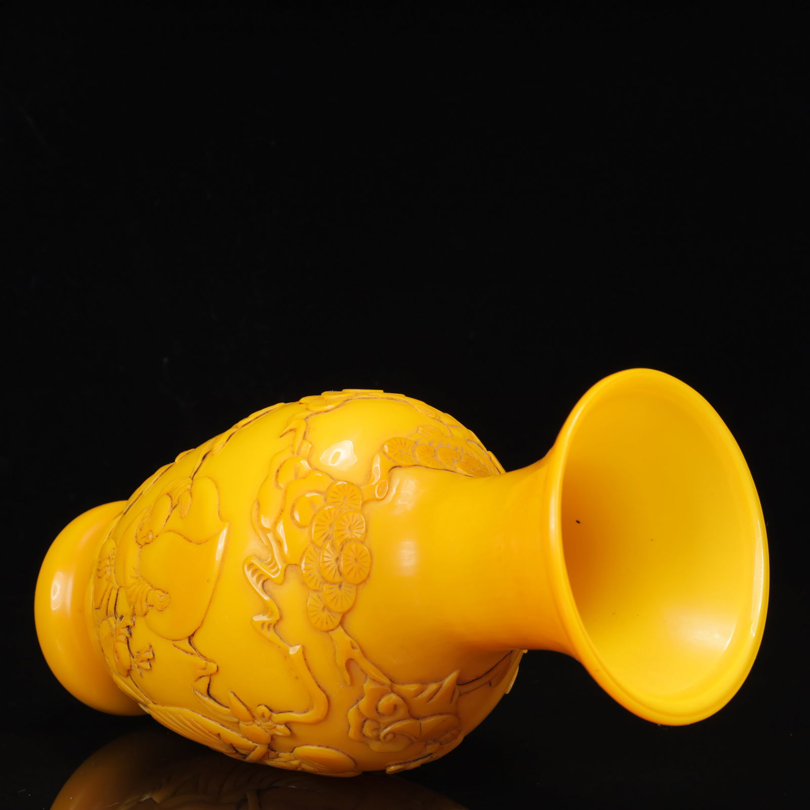 An Exquisite Glass Figure Pattern Vase - 11