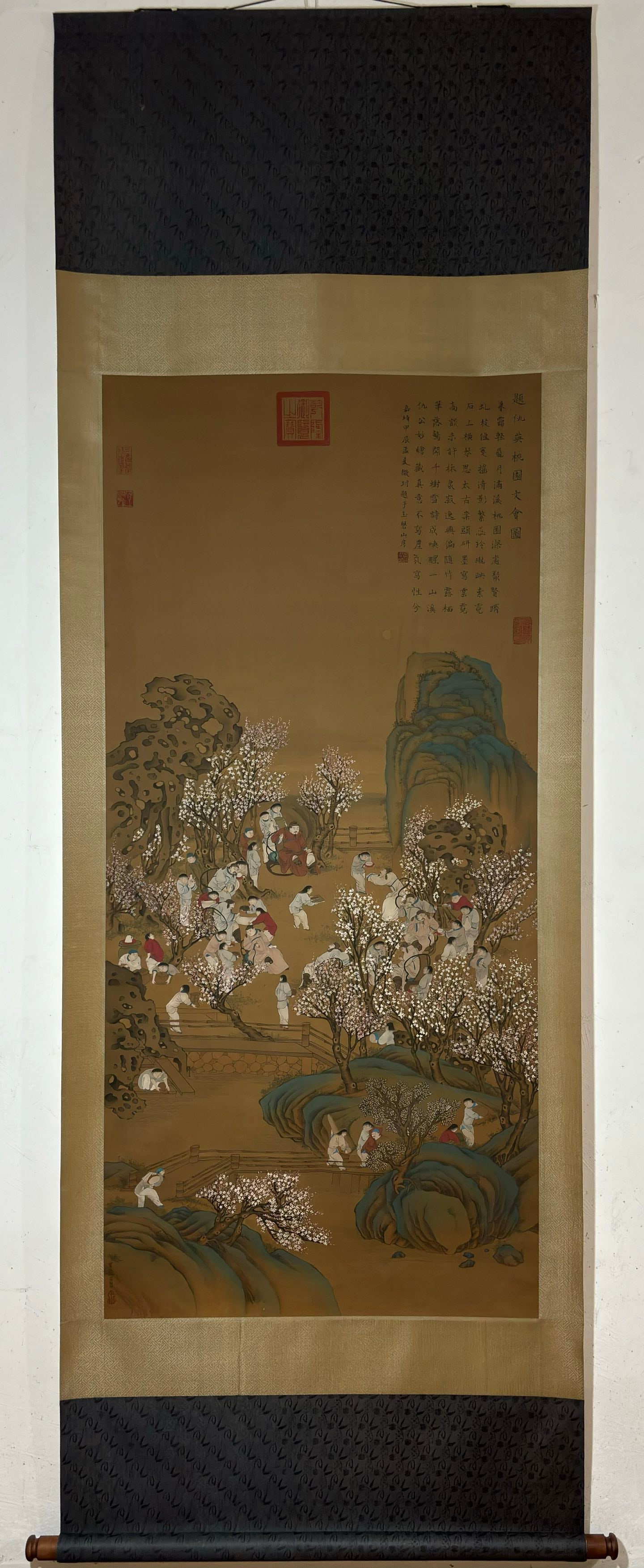 A Chinese Vertical Scroll Ink Painting of Character and Story on Silk: A Chinese Vertical Scroll Ink Painting of Character and Story on Silk,Chou Ying,Size:55.1inx25.6in 