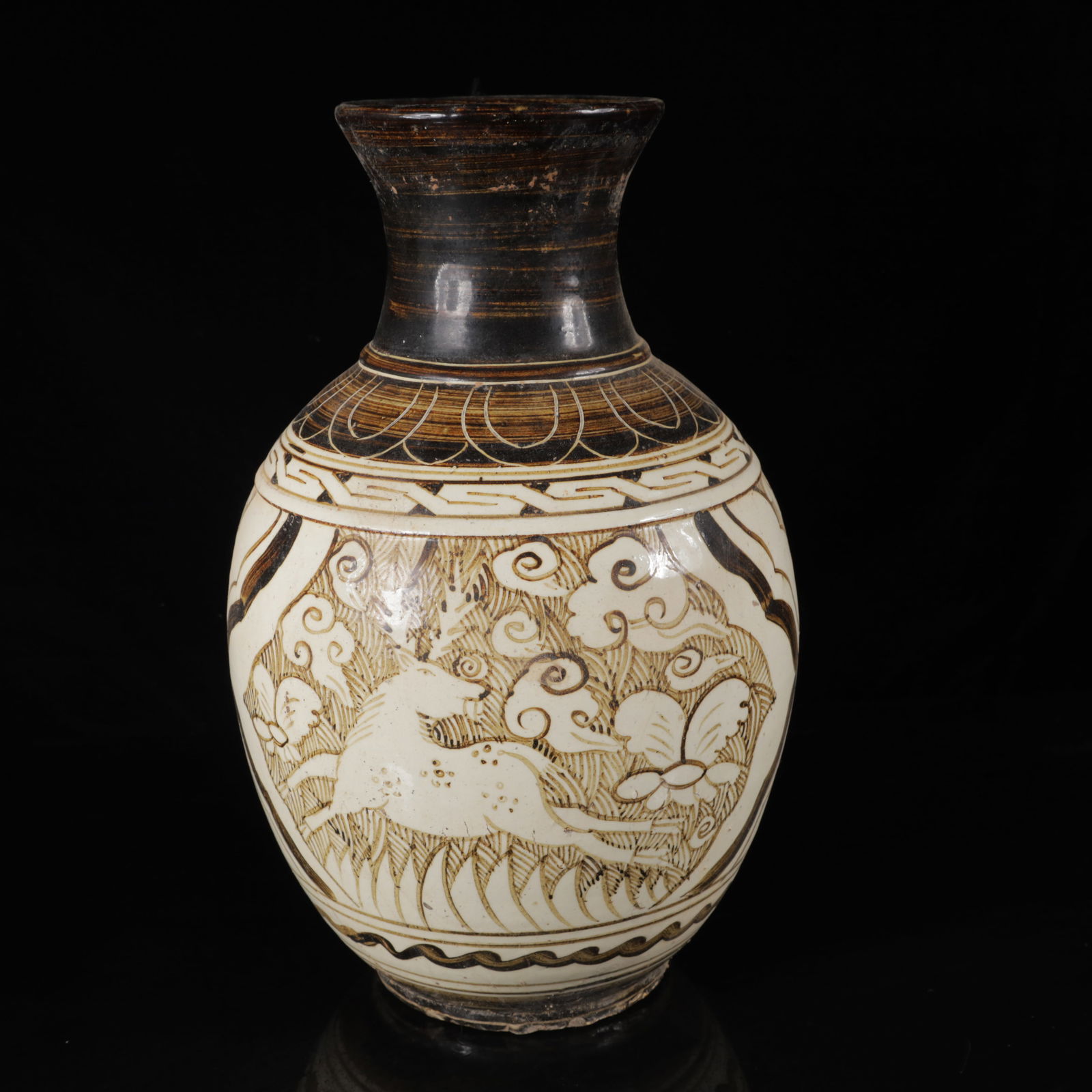 An Exquisite Ci zhouyao White Glazed Animal Vase: An Exquisite Ci zhouyao White Glazed Animal Vase,Song Dynasty,China,Size:14.6inx9.1inx9.1in,Weight:3420g 