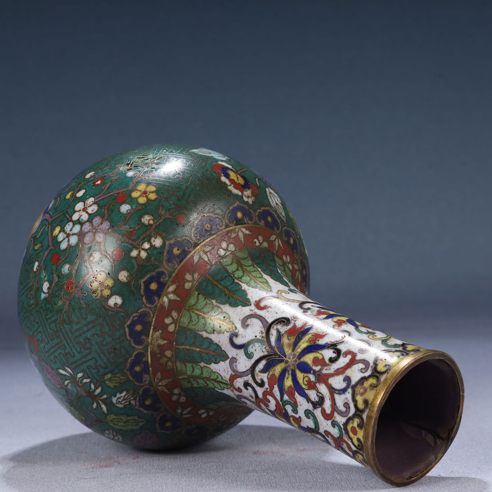 An Exquisite Cloisonne Flower Pattern Vase - 5