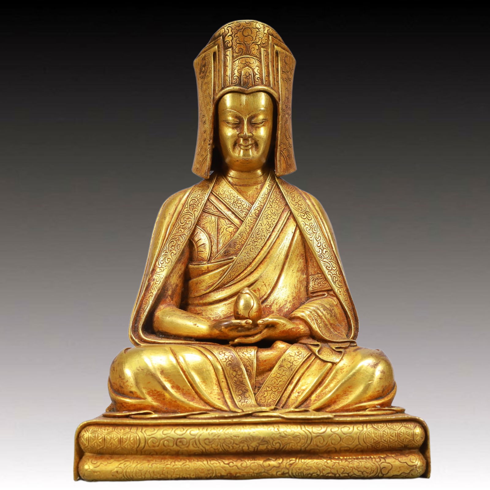 A Solemn Gilt Bronze Statue of Tsongkhapa: A Solemn Gilt Bronze Statue of Tsongkhapa,Qing Dynasty, China,Size:4.5inx3.3inx5.9in,Weight:1300g 铜鎏金宗喀巴像,中国清代