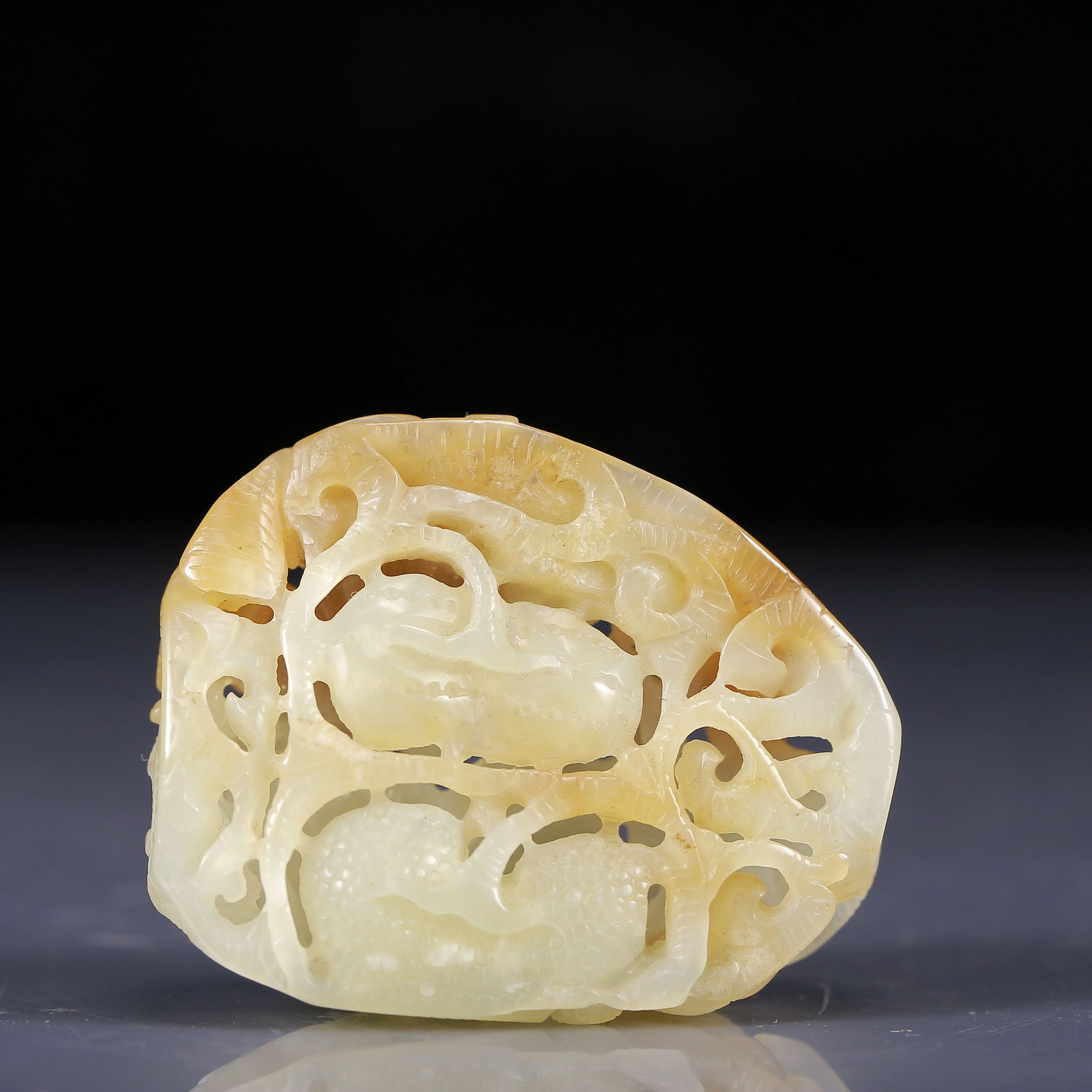 An Exquisite White Jade Pendant - 4