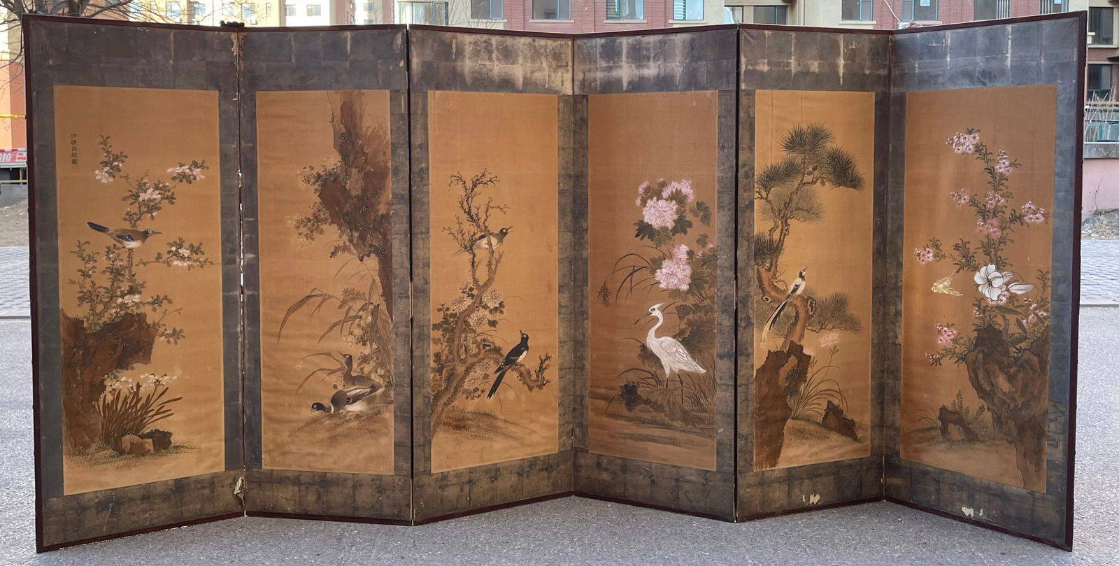 A Chinese Ink Painting of Flower and Bird on Silk: A Chinese Ink Painting of Flower and Bird on Silk,Lv Ji,Size:(Entirety)151.2inx69.7in,(Without Frame)53.5inx19.7in*6 