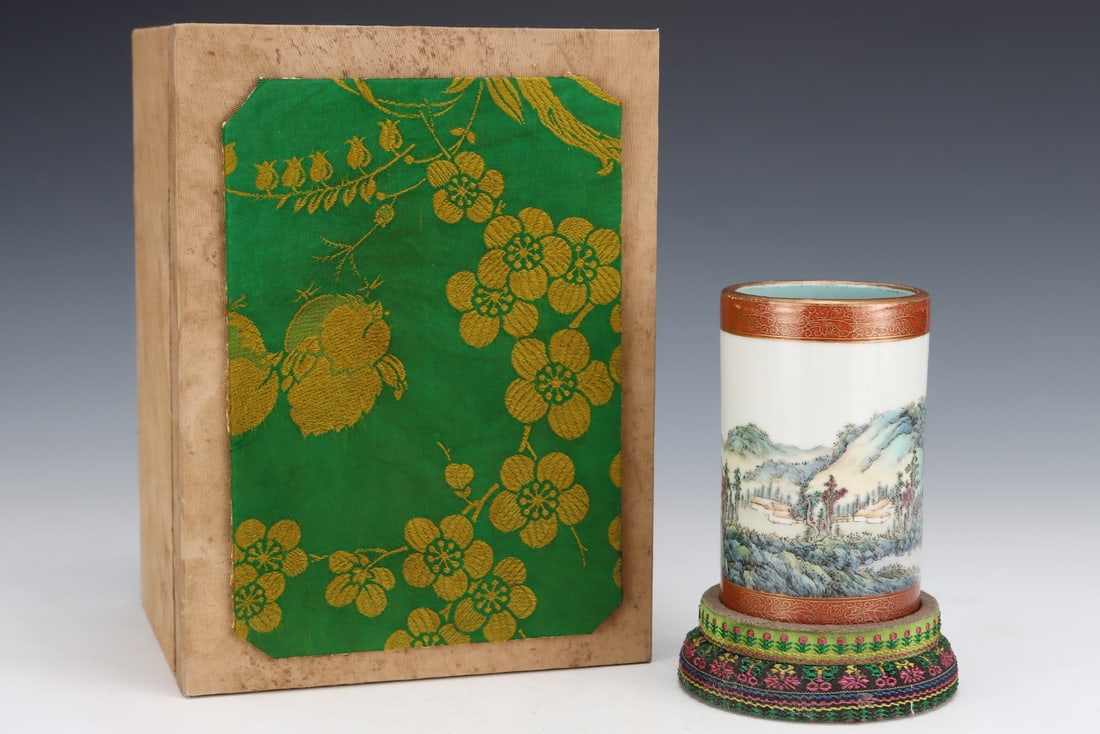 An Exquisite Famille-Rose Landscape Pattern Brush Pot,with poem: An Exquisite Famille-Rose Landscape Pattern Brush Pot,with poem,Qing Dynasty, China,Qianlong Four-character Mark,Size:4.5inx2.9in 