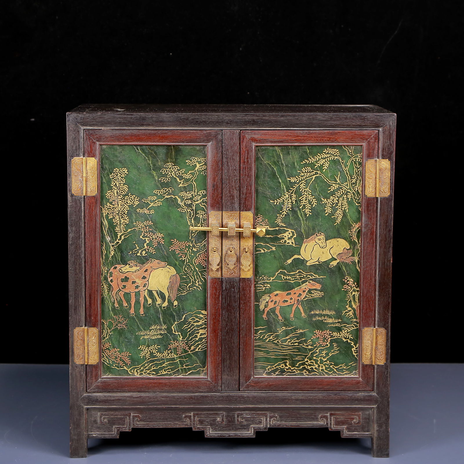 A Rare Zitanwood Inlaid Jasper Horse Pattern Box: A Rare Zitanwood Inlaid Jasper Horse Pattern Box,Qing Dynasty, China,Size:14.6inx7.5inx15.4in,Weight:6135g 