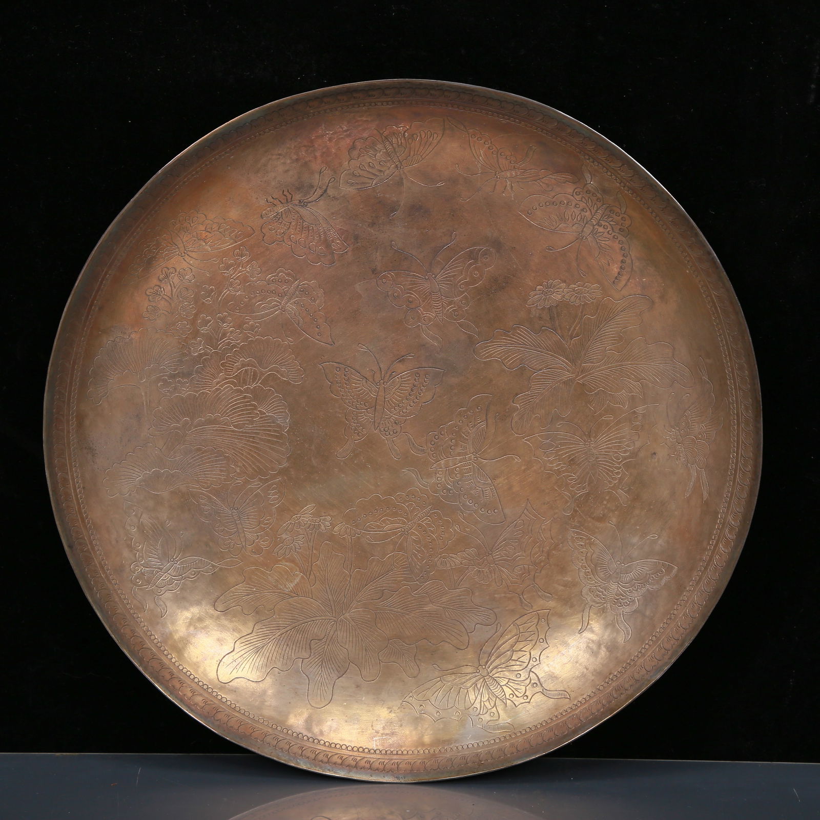 An Exquisite Silver Flower and Butterfly Pattern Plate: An Exquisite Silver Flower and Butterfly Pattern Plate,Qing Dynasty, China,Size:8.1inx1.2in,Weight:255g 银蝴蝶花卉纹盘,清代