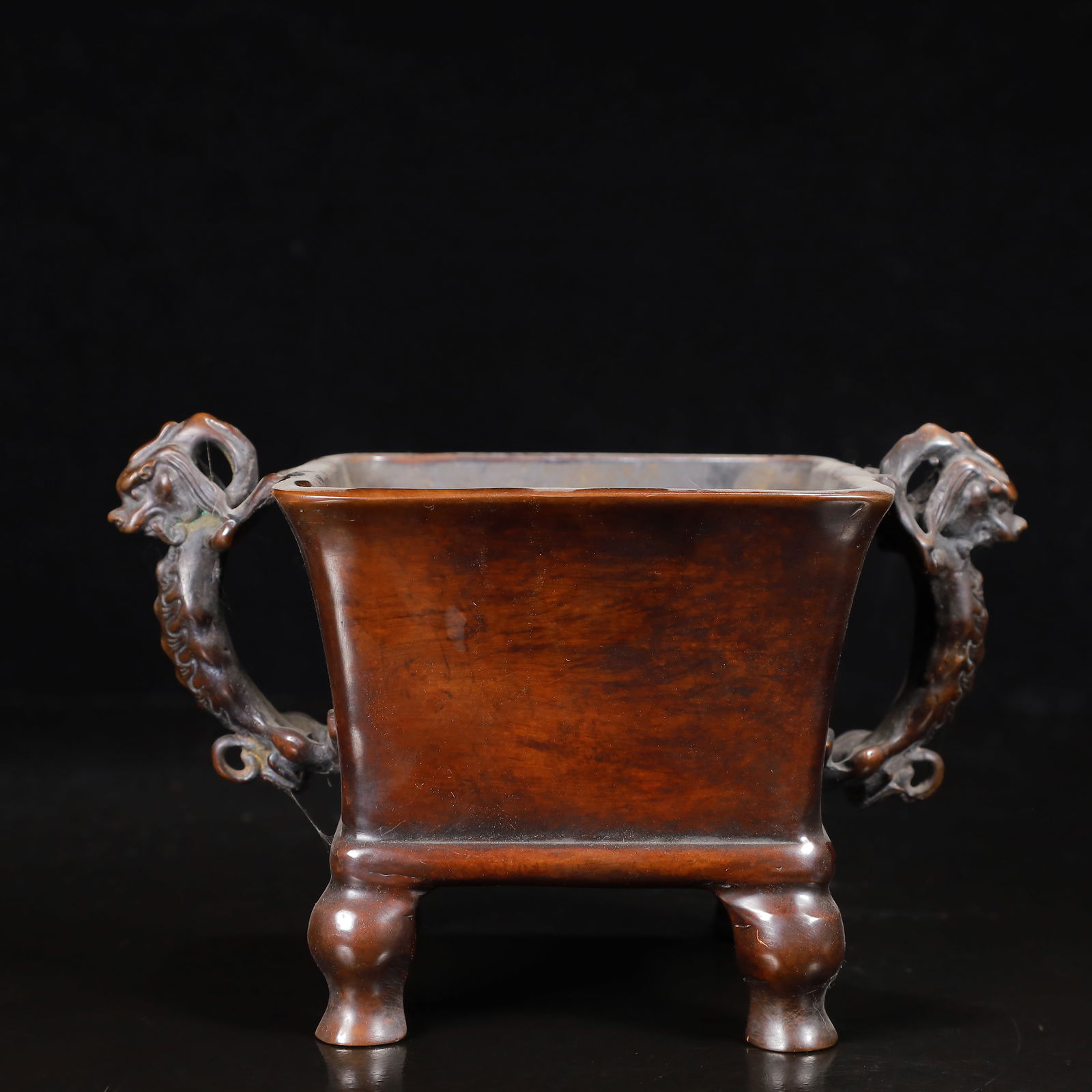 A Rare Bronze Dragon-Ears Censer: A Rare Bronze Dragon-Ears Censer,Ming Dynasty,China,Xuande Mark,Size:4.3inx7.1inx4.3in,Weight:1650g 铜龙耳香炉,中国明代,宣德款