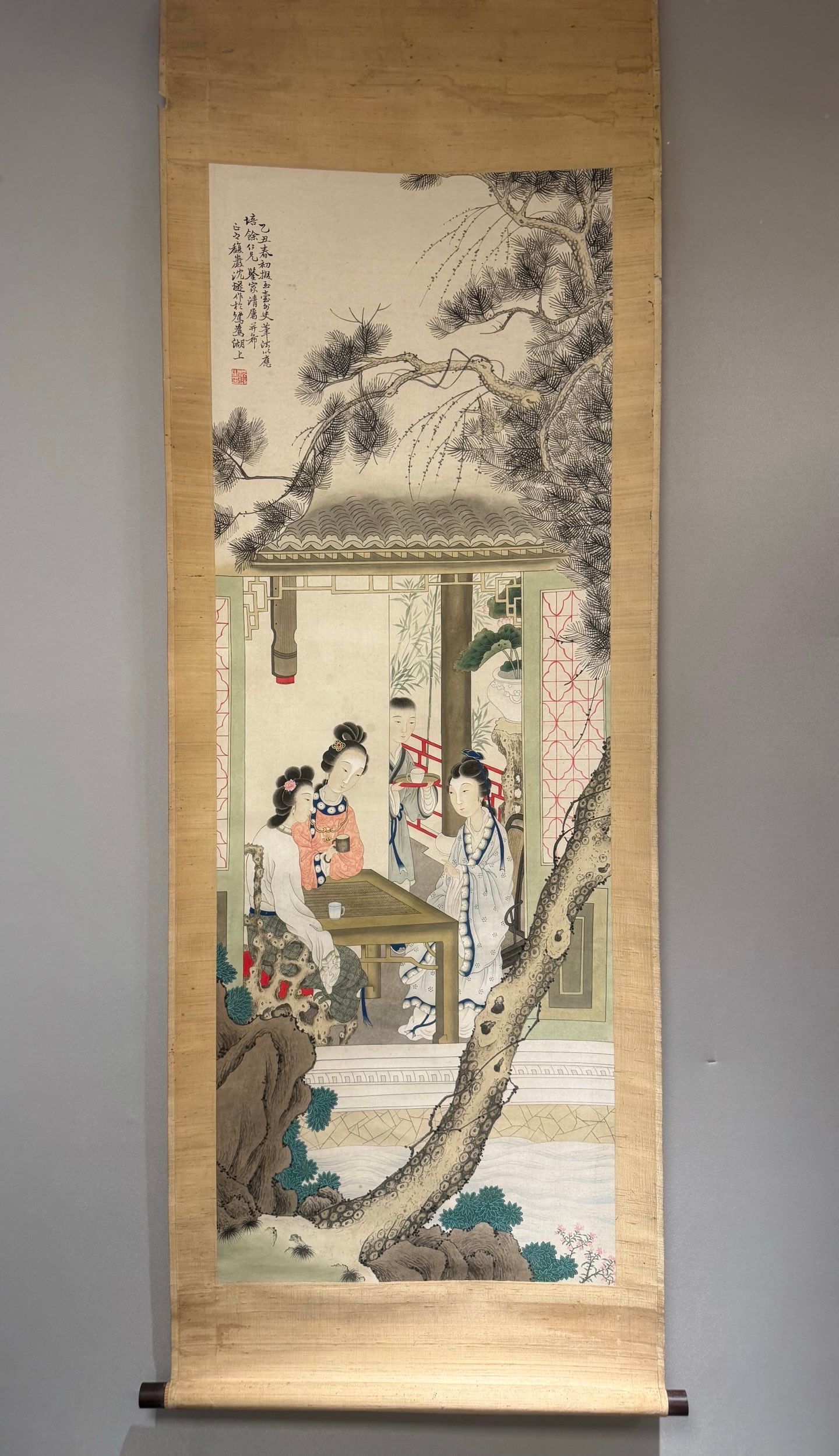 A Chinese Vertical Scroll Ink Painting of Character and Story on Paper: A Chinese Vertical Scroll Ink Painting of Character and Story on Paper,Shen Sui,Size:57.1inx20.5in 