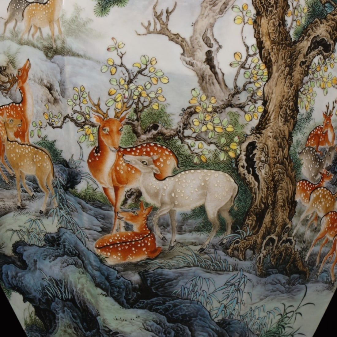 An Exquisite Enamel Pine and Deer Pattern Double-Ears Vase - 3