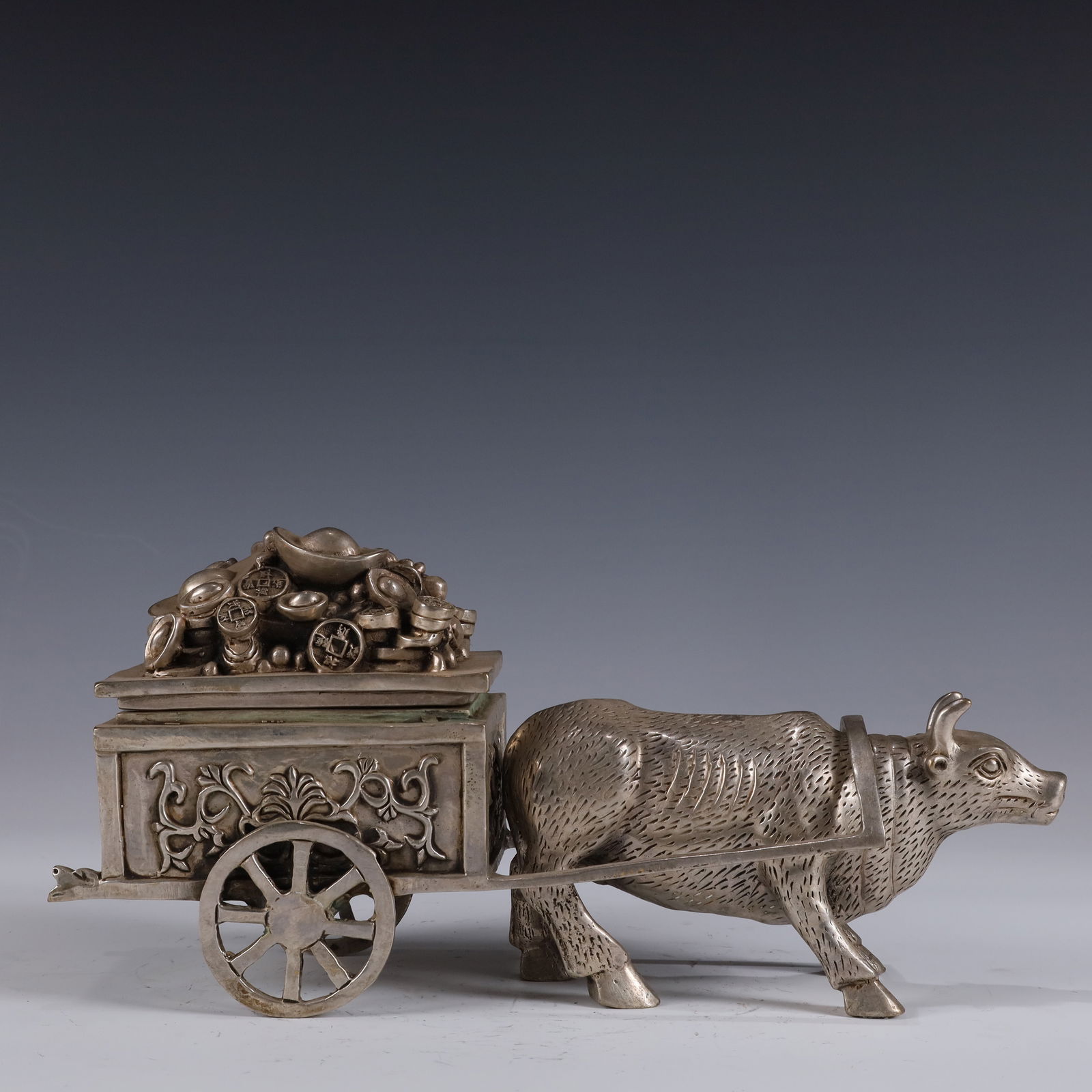 An Exquisite Silver-plated Ox-cart Ornament: An Exquisite Silver-plated Ox-cart Ornament,The Republic of China,Size:10.6inx3.1inx4.7in,Weight:1300g, 