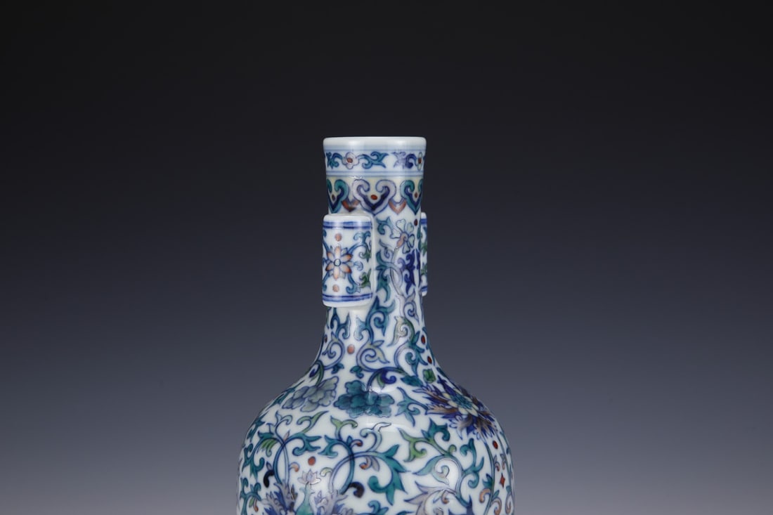 An Exquisite Doucai Lotus Pattern Double-Ears Vase - 4