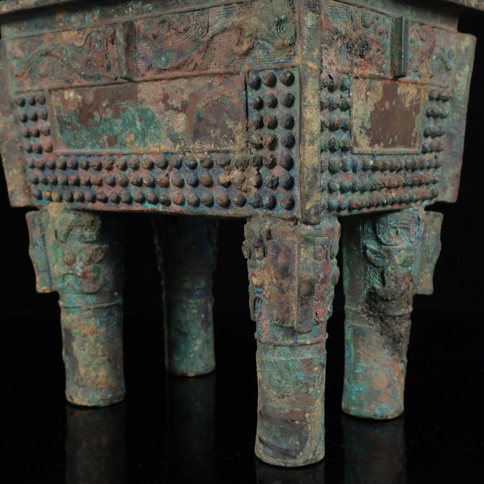 An Archaic Bronze Double-Ears Ding - 7