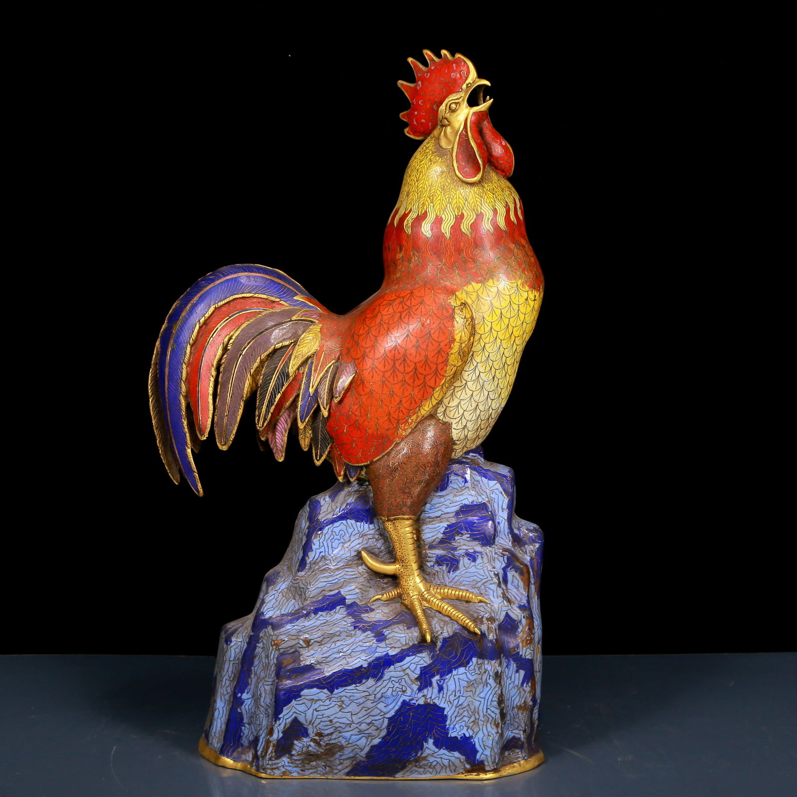 A Huge Cloisonne Cock Ornament: A Huge Cloisonne Cock Ornament,Qing Dynasty, China,Size:6.7inx11inx23.2in,Weight:12.20kg 景泰蓝雄鸡摆件,清代