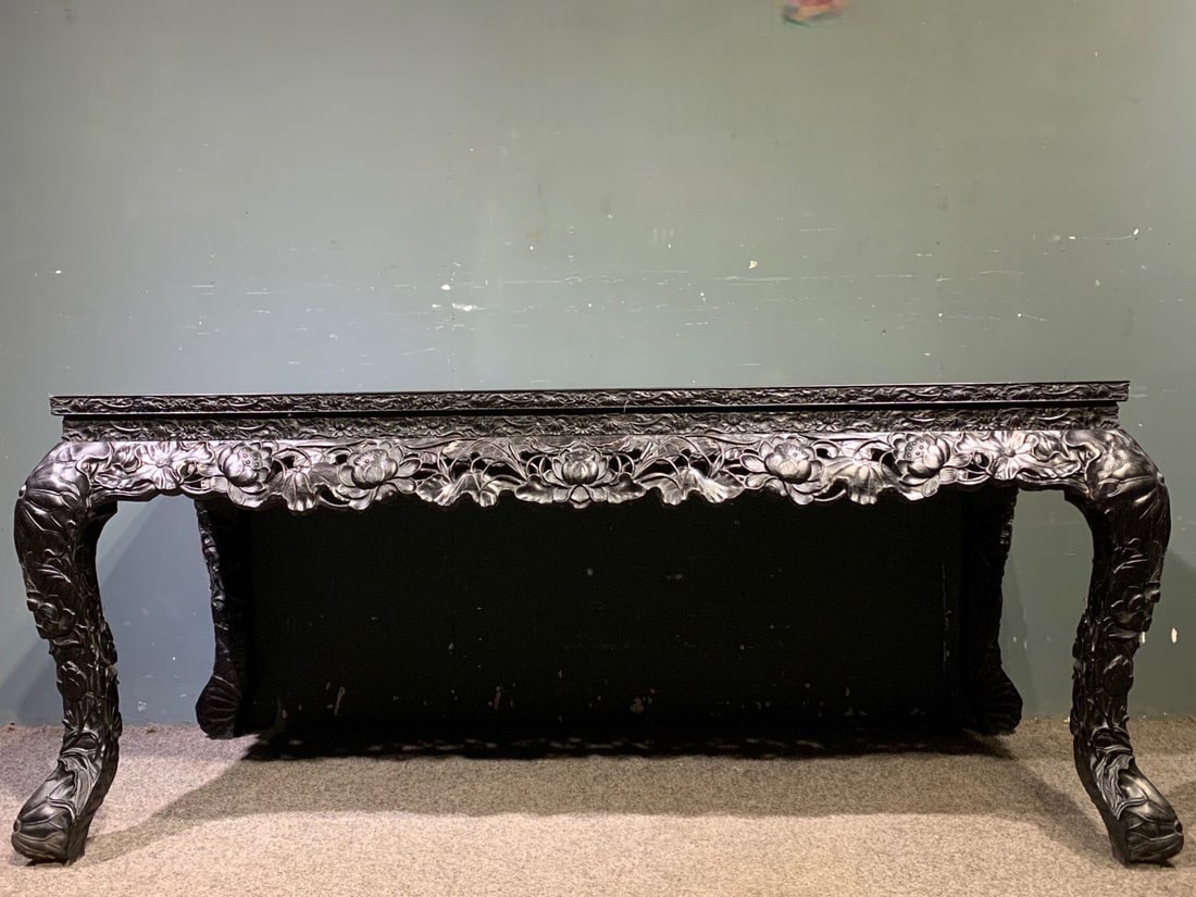 A Huge Zitanwood Lotus Pattern Table: A Huge Zitanwood Lotus Pattern Table,Qing Dynasty, China,Size:72.8inx33.5inx31.5in 紫檀木荷花纹桌子,中国清代