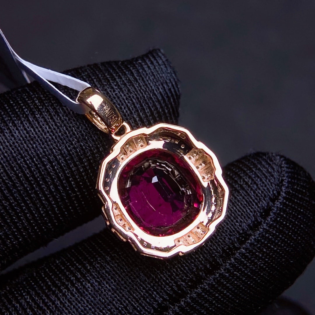 5.01Ctw Natural Tourmaline Necklace: 5.01Ctw Natural Tourmaline Necklace,Size:0.4inx0.4in 5.01Ctw天然碧玺项链