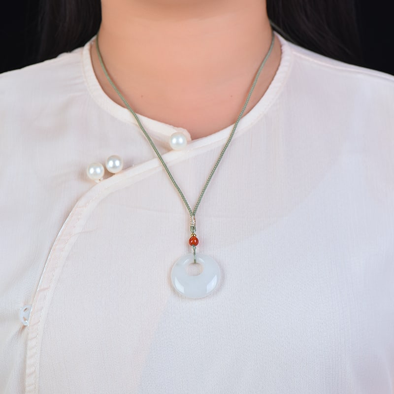 An Exquisite Jadeite Pendant: An Exquisite Jadeite Pendant,Size:1inx1in 翡翠挂件