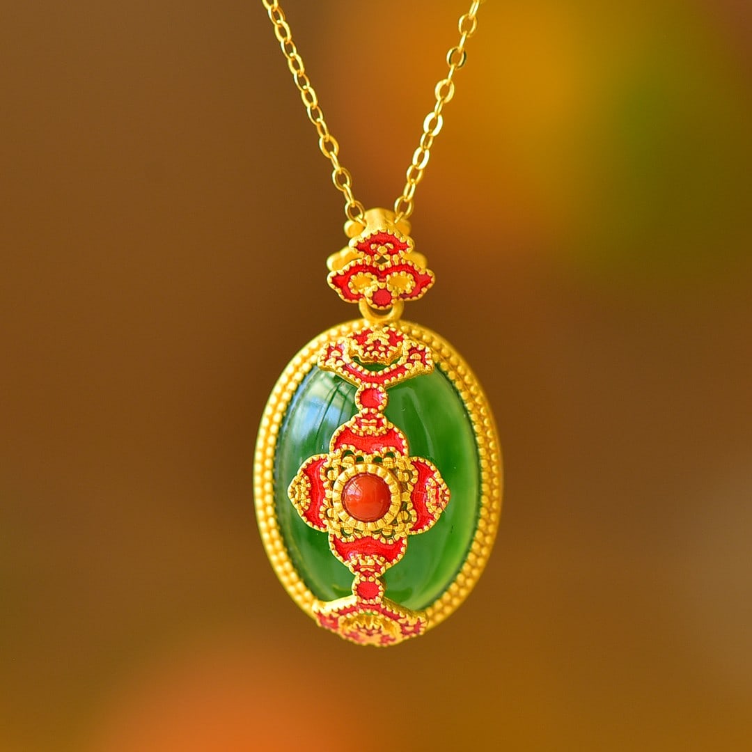 An Exquisite Sterling Silver-Gold Plated Inlaid Jasper Pendant: An Exquisite Sterling Silver-Gold Plated Inlaid Jasper Pendant 纯银镀金镶碧玉吊坠