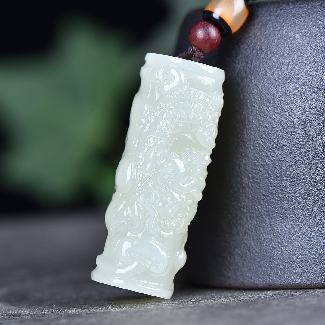 An Exquisite White Jade Dragon Pattern Pendant - 3