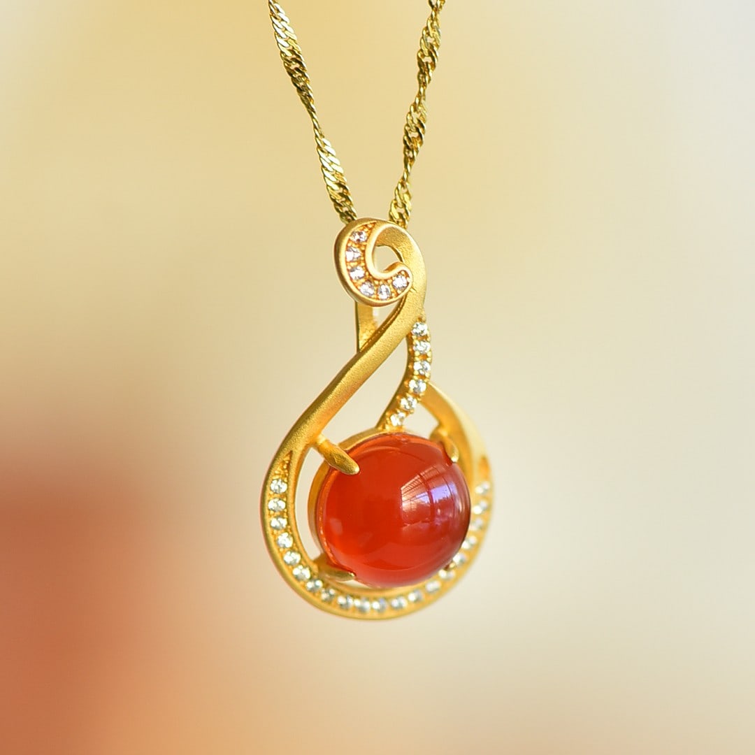 An Exquisite Sterling Silver-Gold Plated Inlaid Agate Pendant: An Exquisite Sterling Silver-Gold Plated Inlaid Agate Pendant,Size:0.4inx0.4in 纯银镀金镶玛瑙吊坠