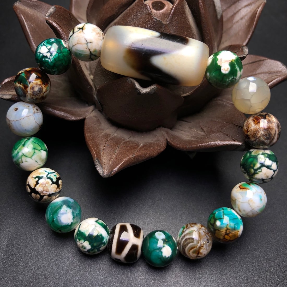 A Precious Agate Bracelets - 2