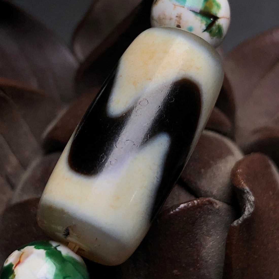 A Precious Agate Bracelets - 9