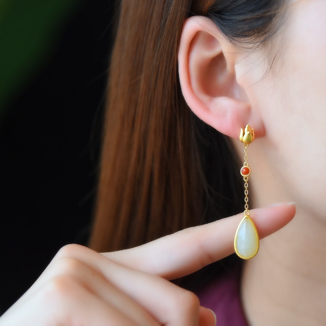 A Pair of Exquisite Sterling Silver-Gold Plated Inlaid White Jade Earrings: A Pair of Exquisite Sterling Silver-Gold Plated Inlaid White Jade Earrings,Size:0.3inx0.6in 一对纯银镀金镶白玉耳环