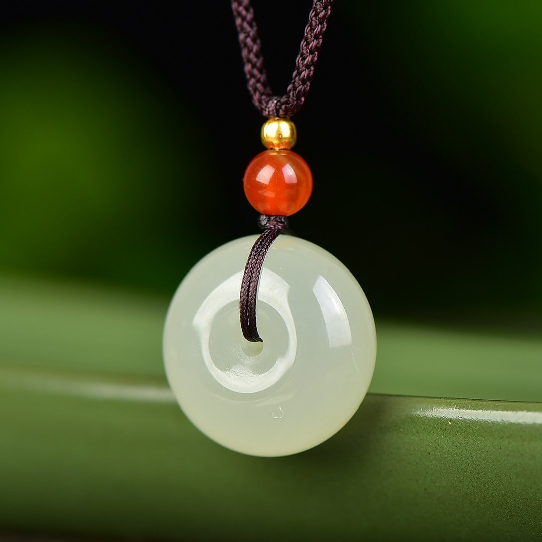 An Exquisite White Jade Pendant - 3