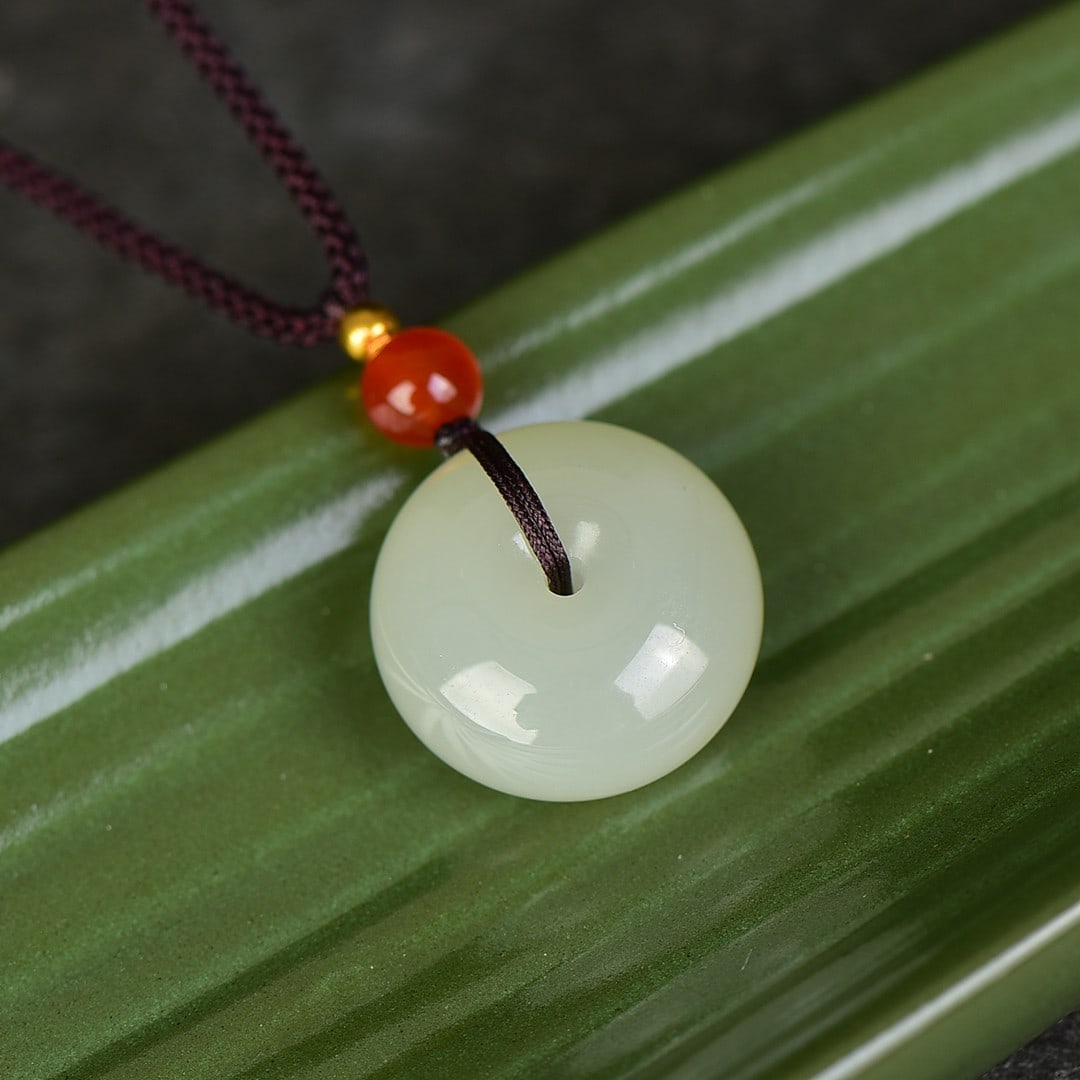 An Exquisite White Jade Pendant - 4