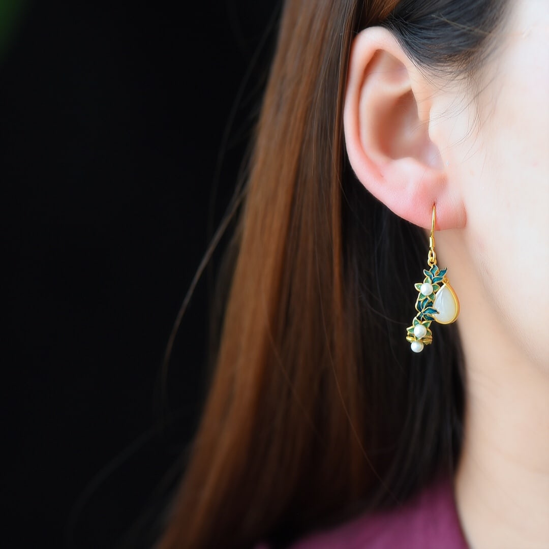 A Pair of Exquisite Sterling Silver-Gold Plated Inlaid White Jade Enamel Earrings,Inlaid Pearl: A Pair of Exquisite Sterling Silver-Gold Plated Inlaid White Jade Enamel Earrings,Inlaid Pearl,Size:0.2inx0.4in 