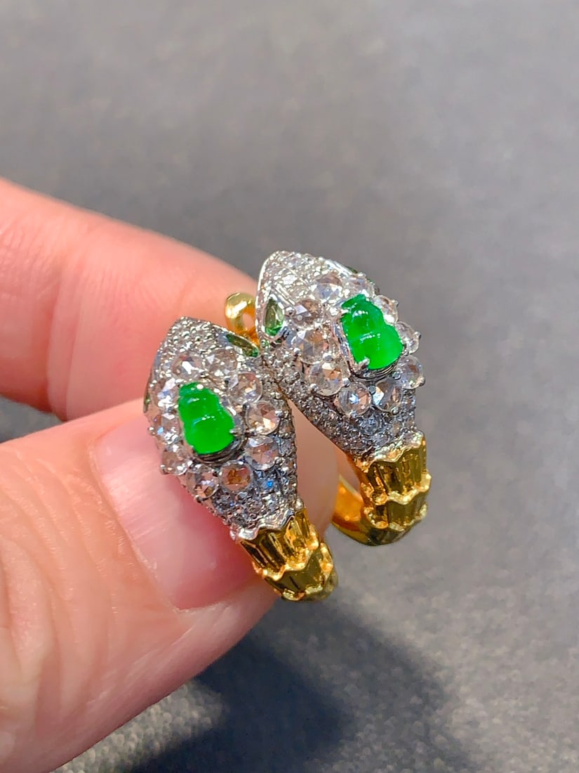 A Pair of Exquisite 18k Gold Diamond Inlaid Jadeite Earrings: A Pair of Exquisite 18k Gold Diamond Inlaid Jadeite Earrings,Size(Loose Stone):0.2in 一对18k金钻镶嵌翡翠耳环