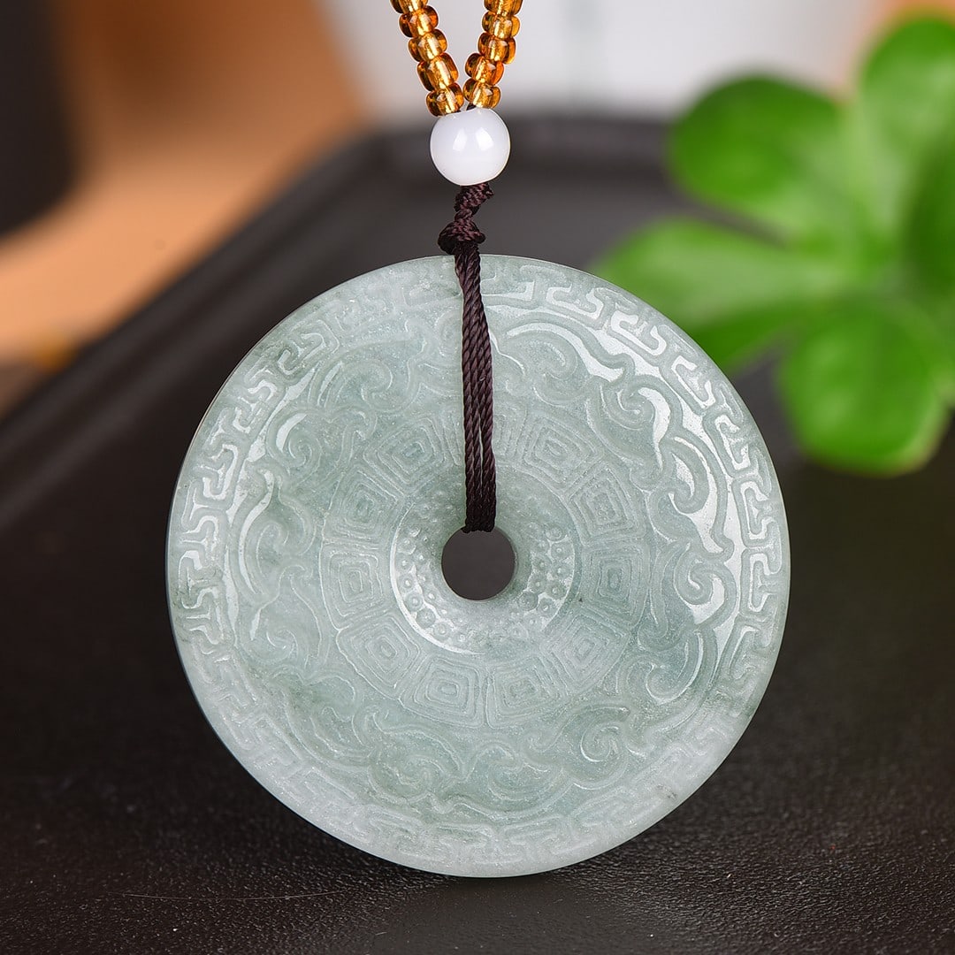 An Exquisite Jadeite Pendant - 2