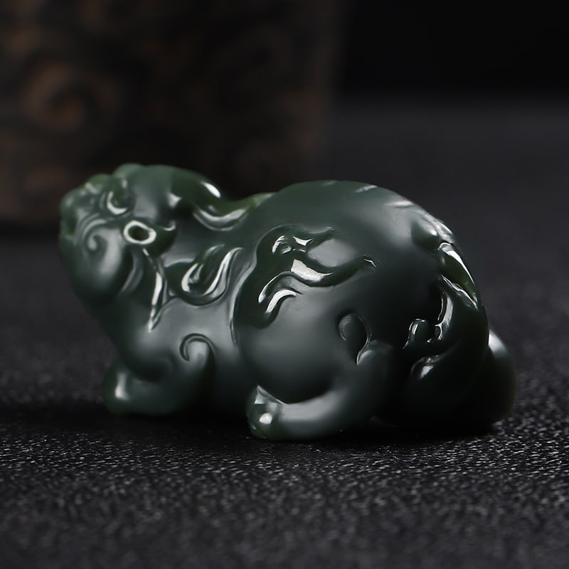 An Exquisite Cyan jade Wealth-Attracting Creature Ornament: An Exquisite Cyan jade Wealth-Attracting Creature Ornament,Size:1.8inx0.9inx0.9in 青玉貔貅摆件