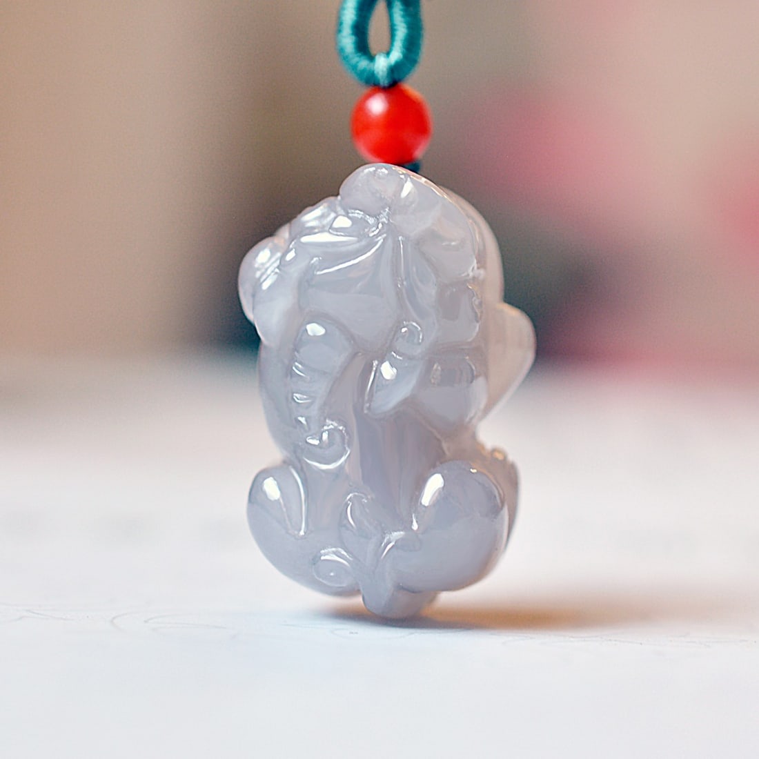 An Exquisite Purple Jade Wealth-Attracting Creature Pendant: An Exquisite Purple Jade Wealth-Attracting Creature Pendant,Size:0.7inx1in 紫玉貔貅挂件