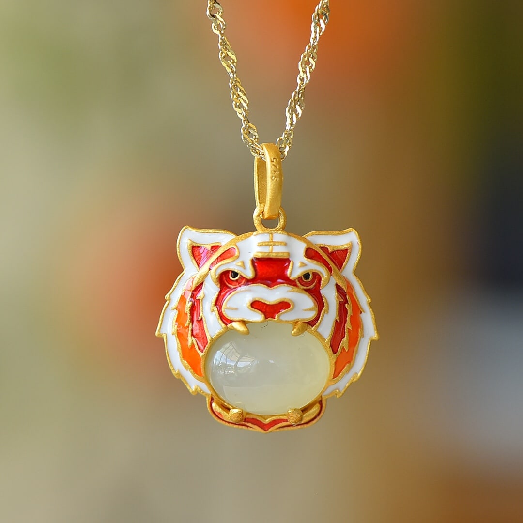 An Exquisite Sterling Silver-Gold Plated Inlaid White Jade Pendant: An Exquisite Sterling Silver-Gold Plated Inlaid White Jade Pendant 纯银镀金镶白玉吊坠