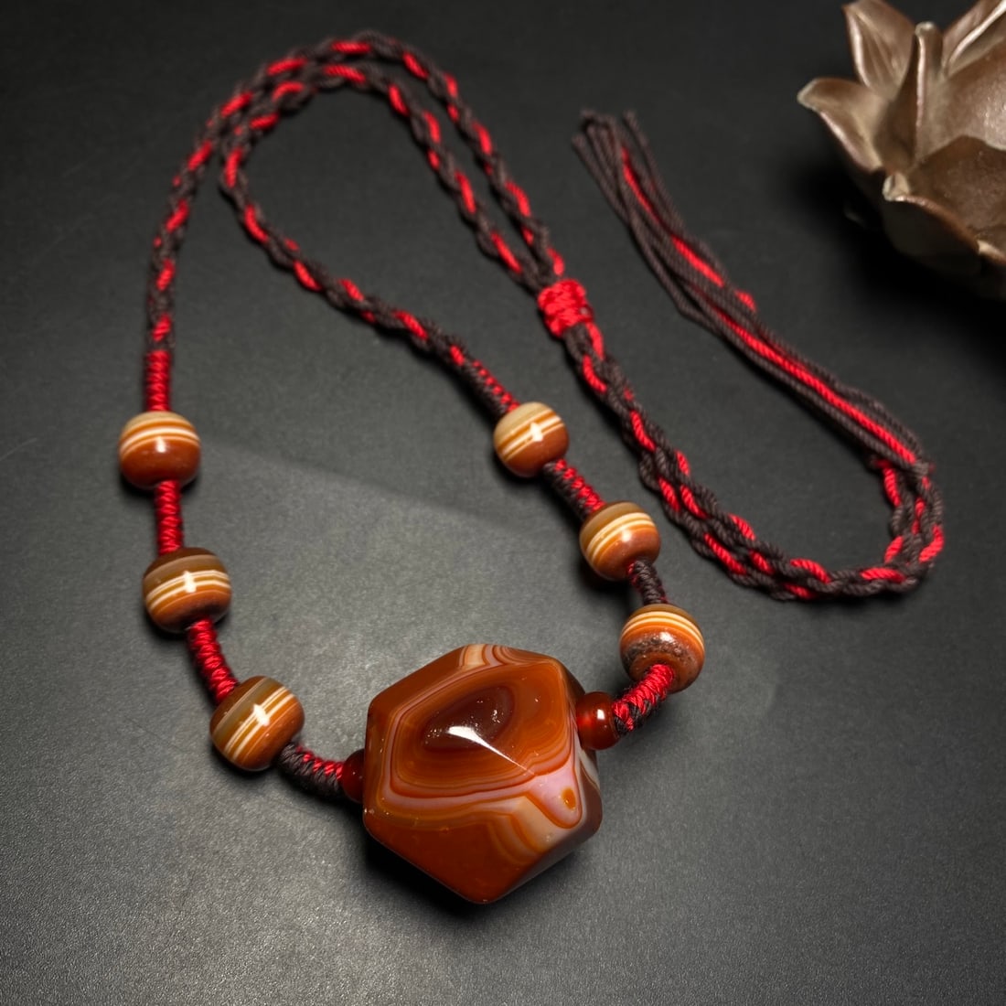 A Precious Agate Necklace: A Precious Agate Necklace,Size:1.1in 玛瑙项链