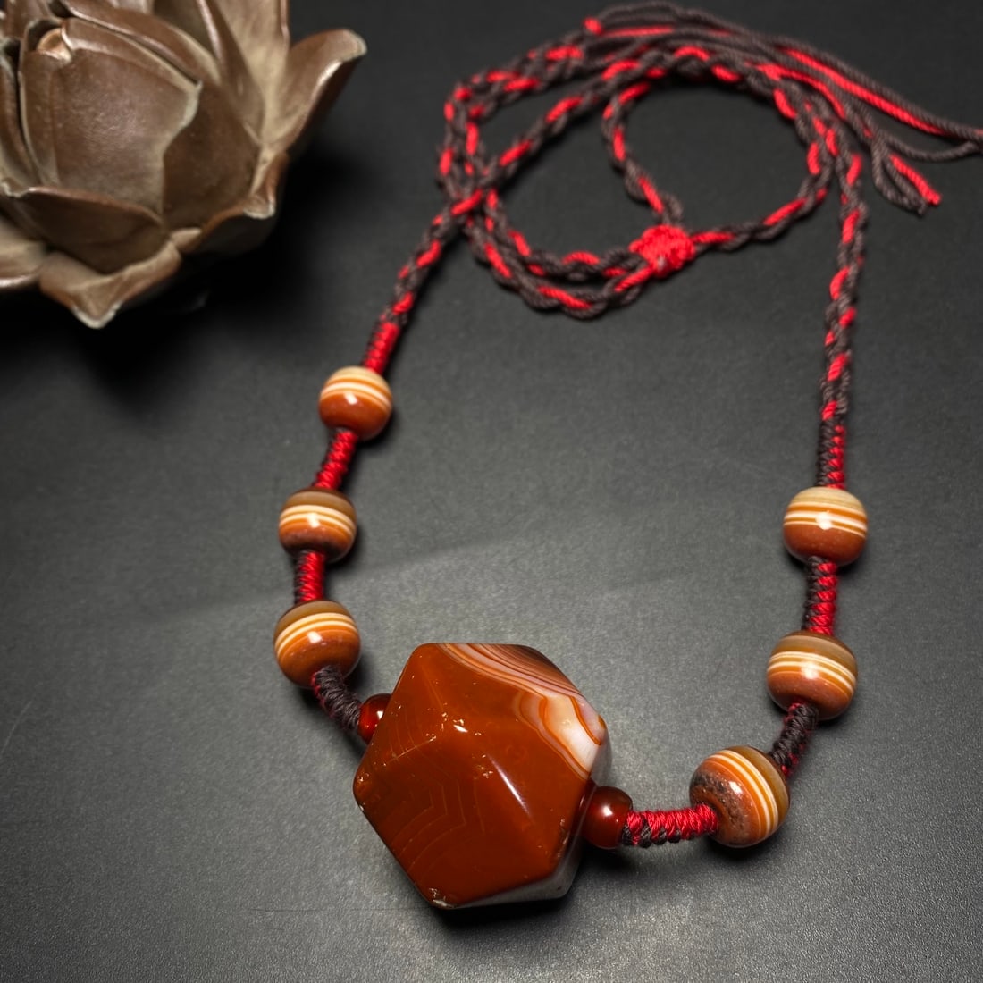 A Precious Agate Necklace - 3