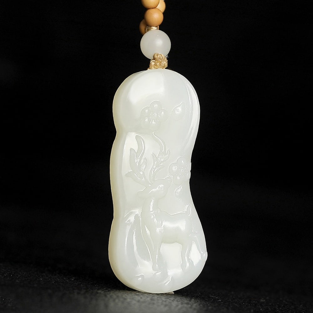 An Exquisite White Jade Sika Deer Pattern Pendant: An Exquisite White Jade Sika Deer Pattern Pendant,Size:1.5inx0.6inx0.3in 白玉梅花鹿纹挂件
