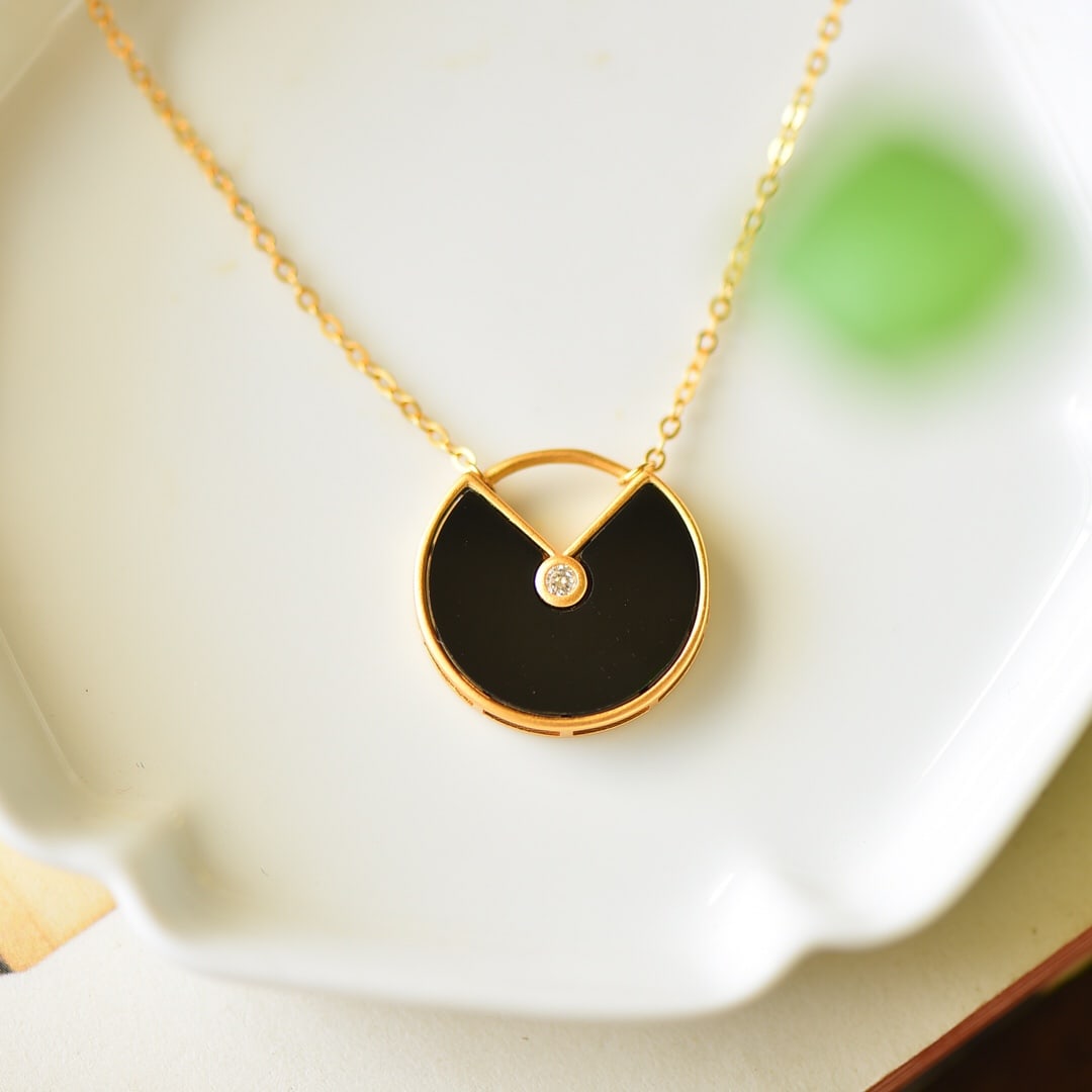 A Pair of Exquisite Sterling Silver-Gold Plated Inlaid Jasper Necklace: A Pair of Exquisite Sterling Silver-Gold Plated Inlaid Jasper Necklace,Size:0.8inx0.8in 纯银镀金镶碧玉项链