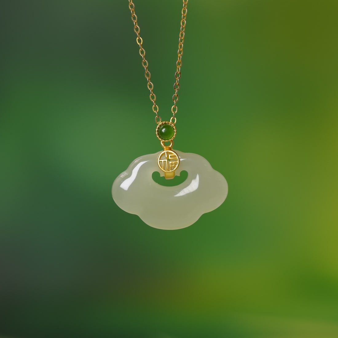An Exquisite Sterling Silver-Gold Plated Inlaid Greenish Jade Pendant: An Exquisite Sterling Silver-Gold Plated Inlaid Greenish Jade Pendant,Size:0.7inx1in 纯银镀金镶青白玉吊坠